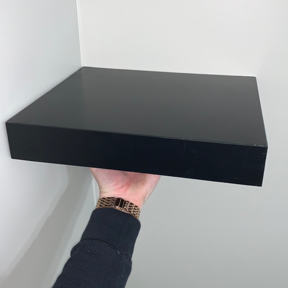 Floating shelf